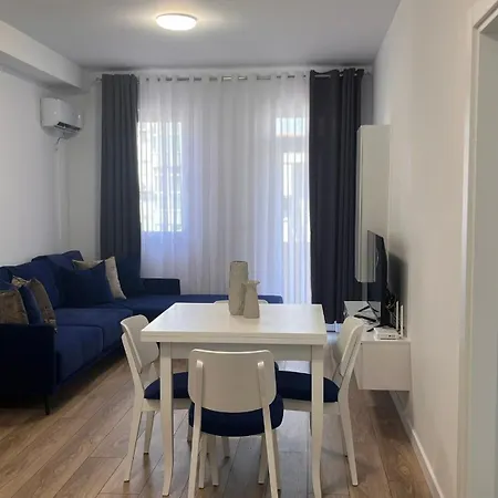 Capital Charm * טיראנה