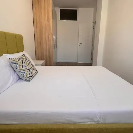 Capital Charm Apartman Tirana