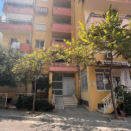 Capital Charm Apartman Tirana